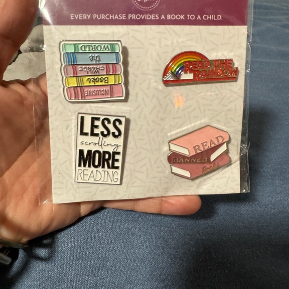Reading is cool enamel pin set - Picture 2 of 3